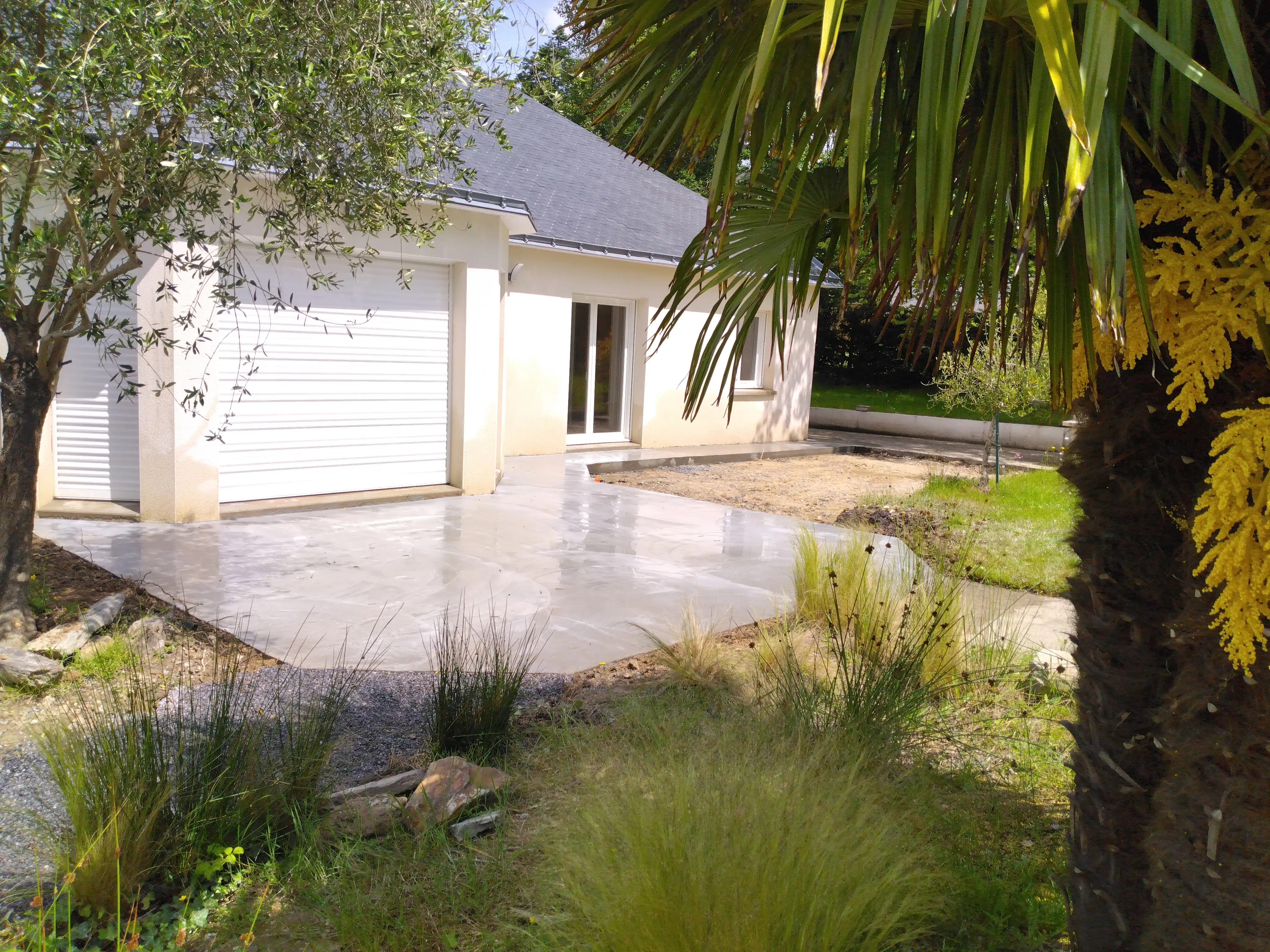 Dalle béton et terrasse béton : quelles solutions pour votre maison en Loire-Atlantique ?